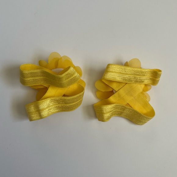 Baby Girl/Infant Yellow Floral Ribbon Sandals 💛 - Picture 5 of 5